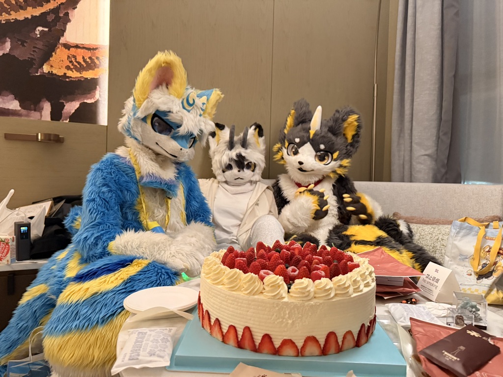 https://cdn-imfurry.imfurry.com/wordpress-furry/2026/06/42AA25F1-3975-48DE-8FE5-746F037D716D_1_105_c.jpeg?watermark/2/text/6IW-6K6v5LqRwrfkuIfosaHkvJjlm74/fill/IzNEM0QzRA/fontsize/20/dissolve/50/gravity/northeast/dx/20/dy/20/batch/1/degree/45